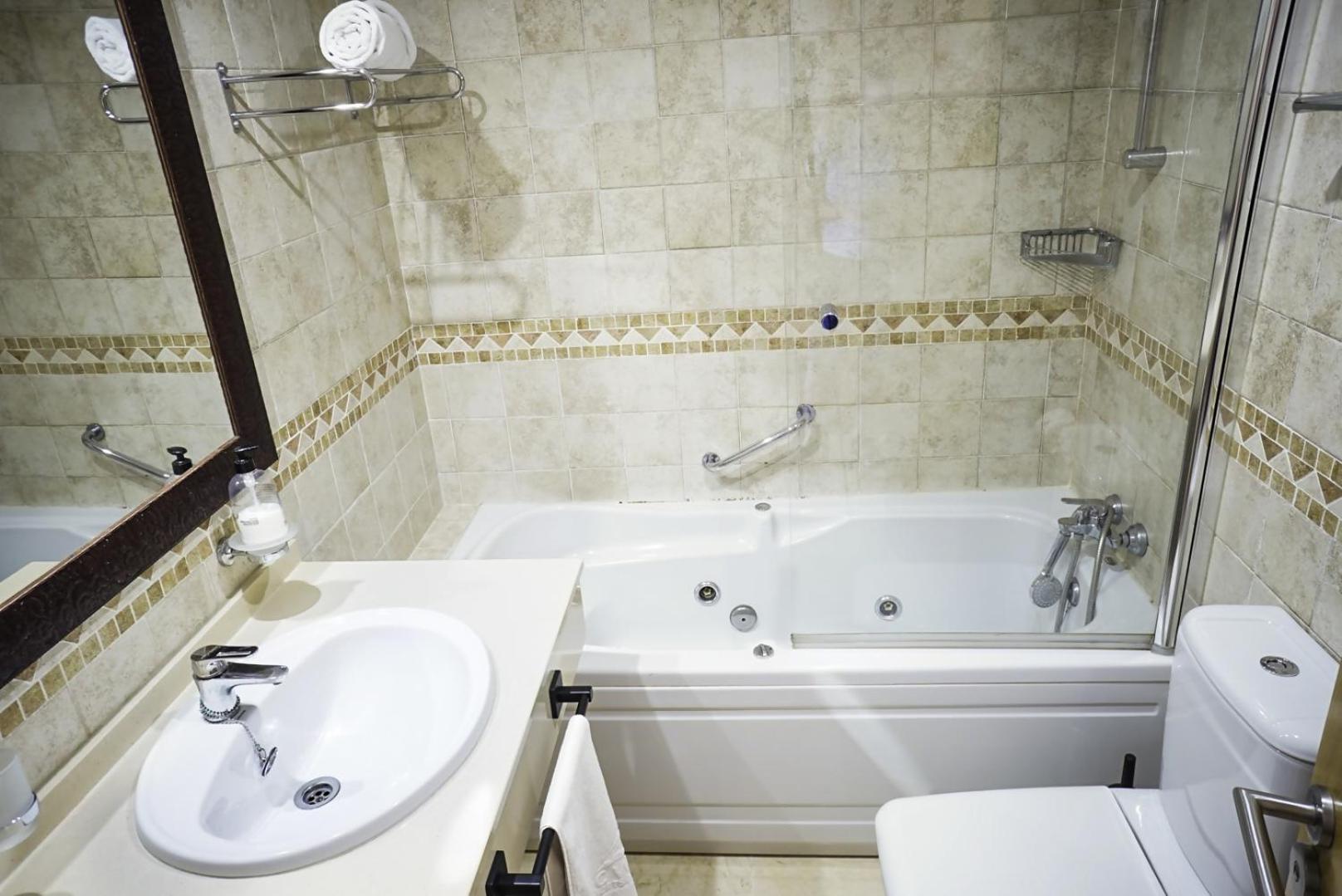 Malibu Mansions Increible Con Jacuzzi Leilighet Fuengirola